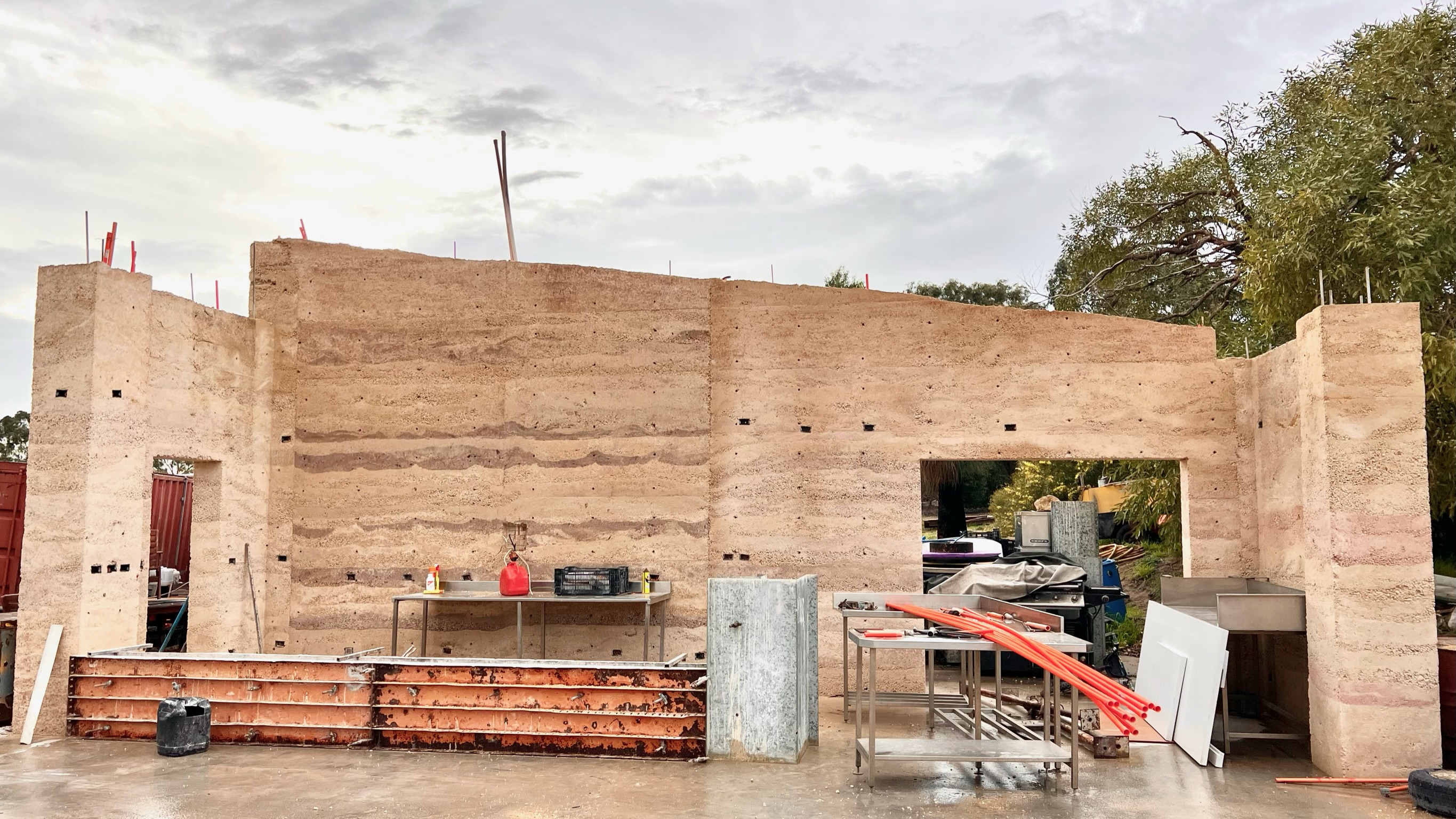 10 June 2022 Carport Bar Wall