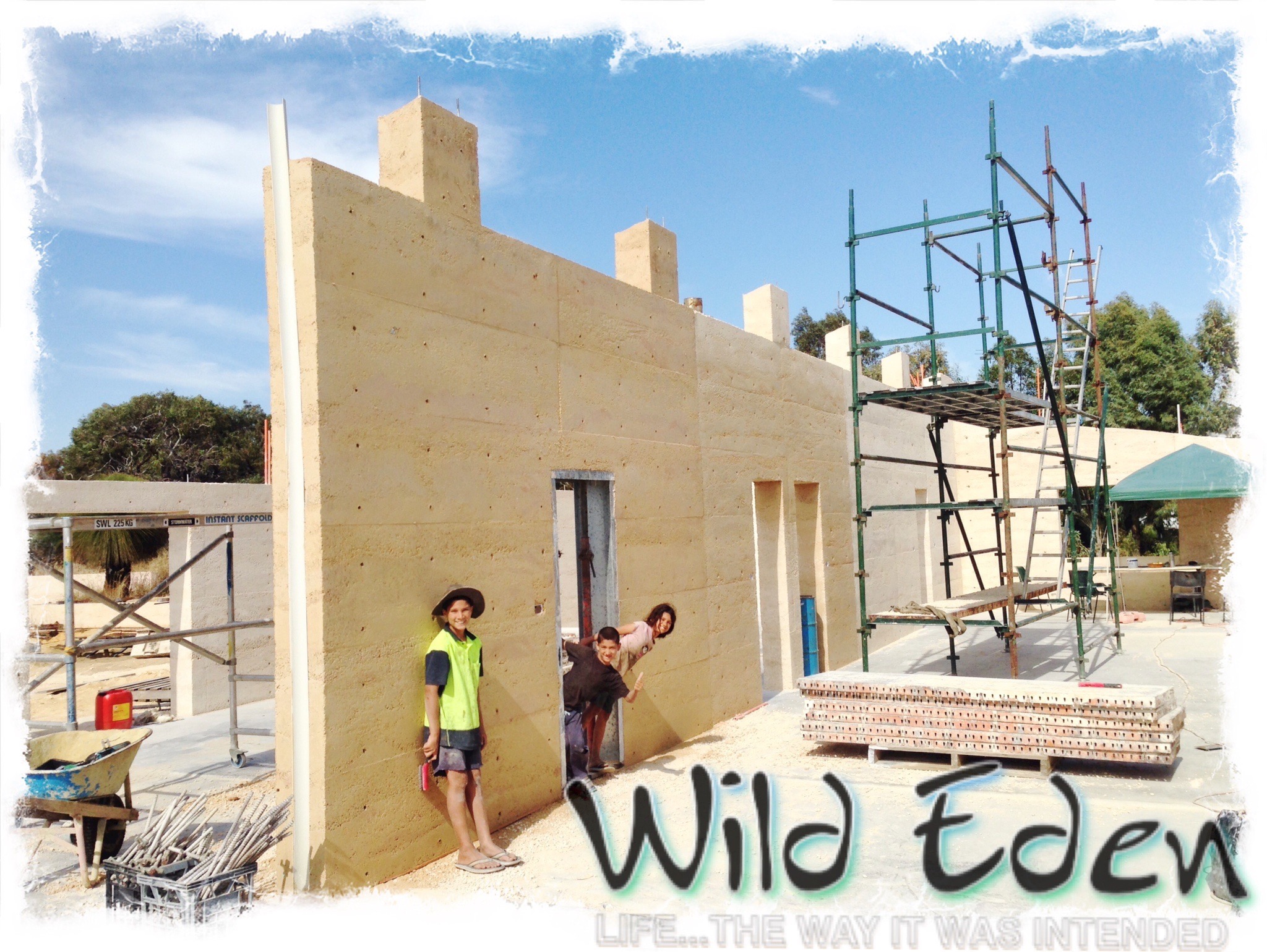 21 November 2015 Wire Brushing Support Wall #4