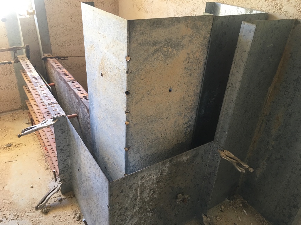  Forming up the Bath - the last ramming for this building! 